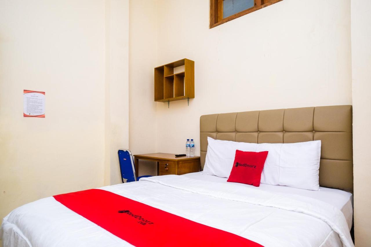 Reddoorz Syariah @ Griya Thamrin Manahan Solo Ngoại thất bức ảnh