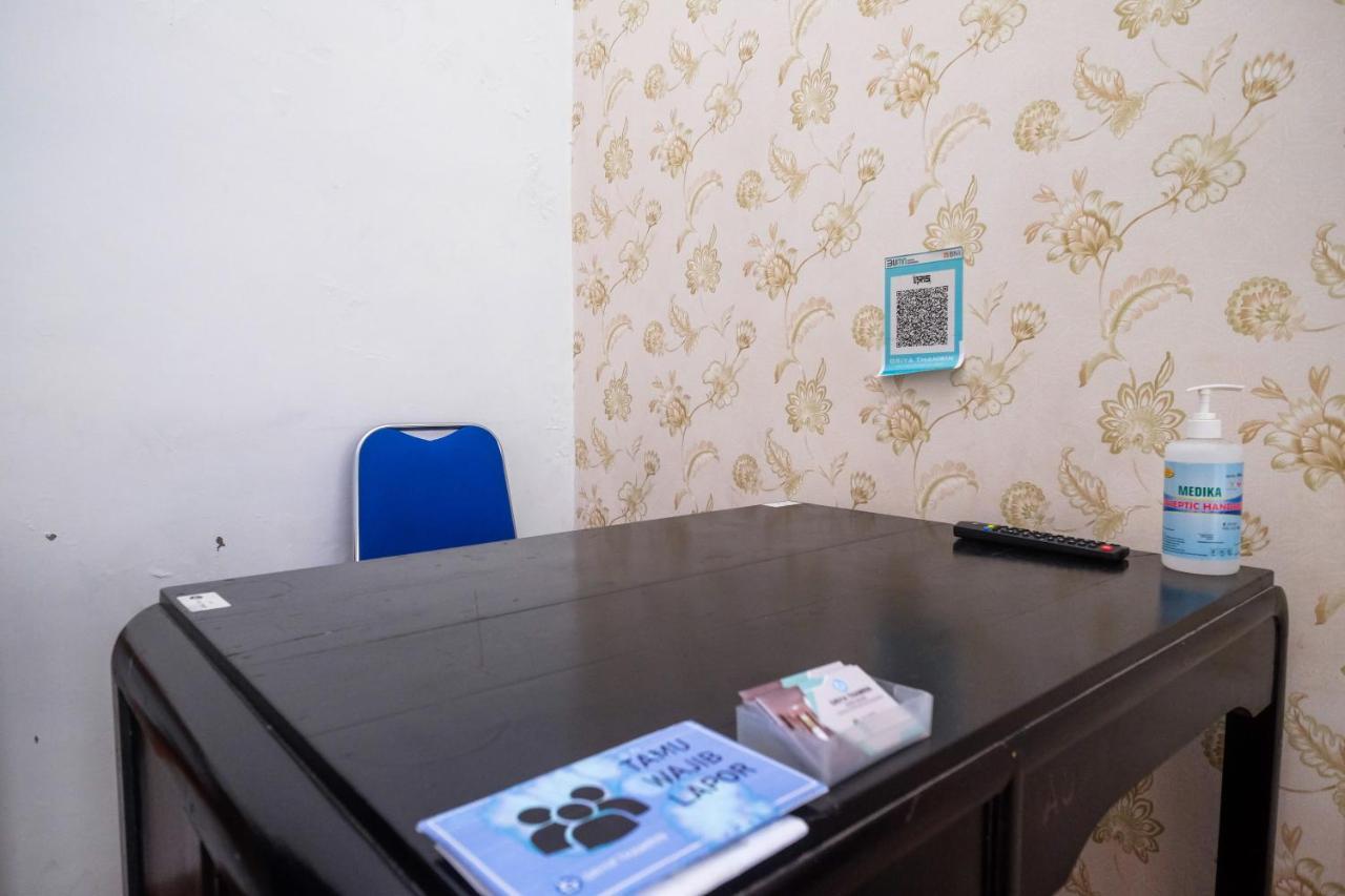 Reddoorz Syariah @ Griya Thamrin Manahan Solo Ngoại thất bức ảnh