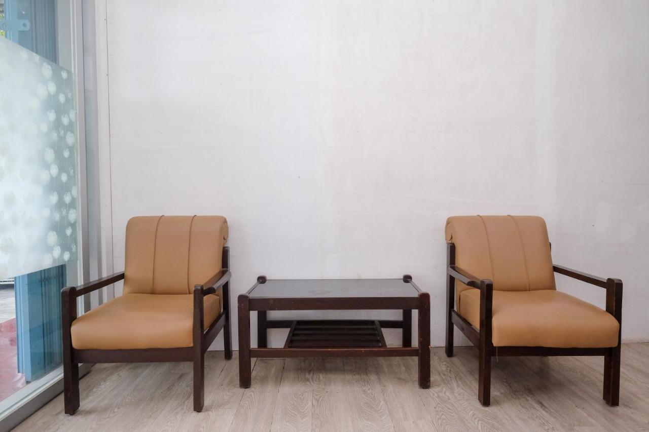 Reddoorz Syariah @ Griya Thamrin Manahan Solo Ngoại thất bức ảnh