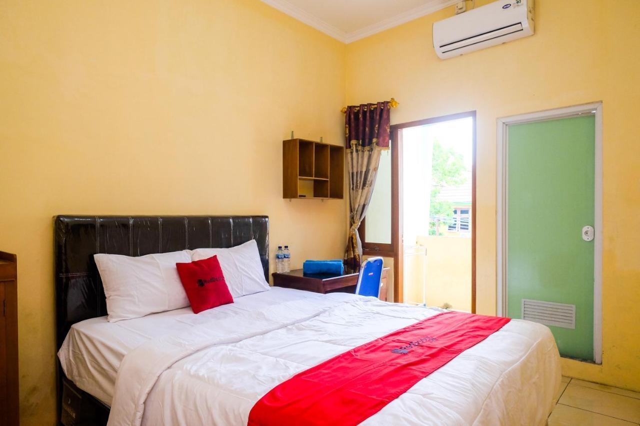 Reddoorz Syariah @ Griya Thamrin Manahan Solo Ngoại thất bức ảnh